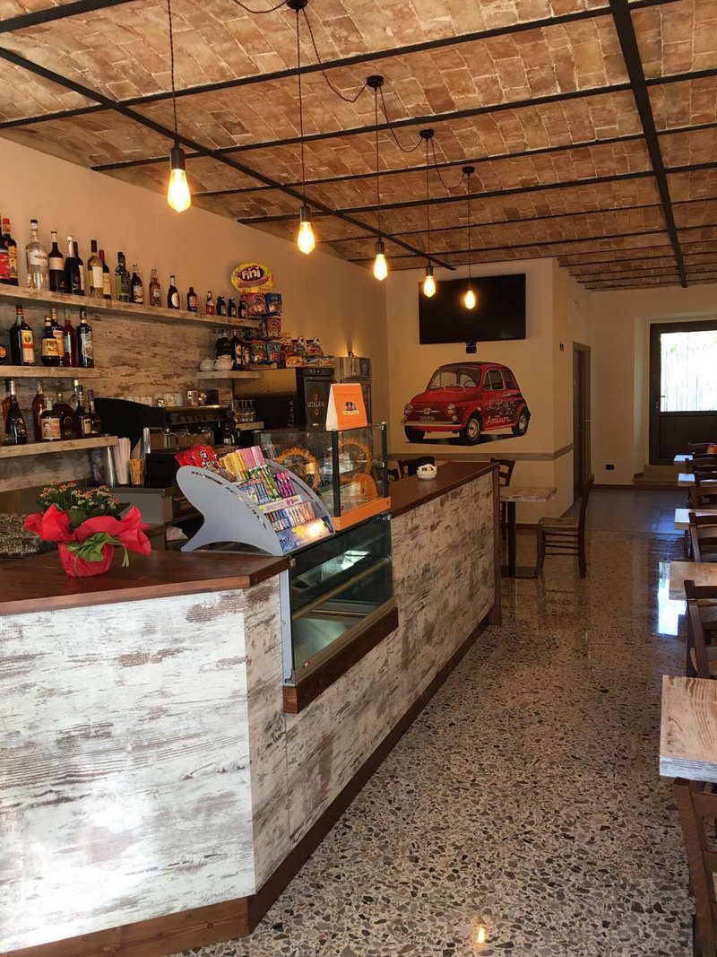 arredo country e arredamento per bar e ristoranti a Roma