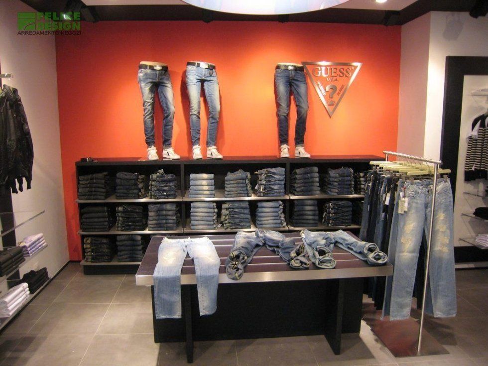 scaffali per boutique