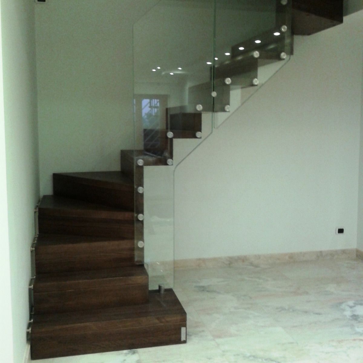 scala a sbalzo con vetro