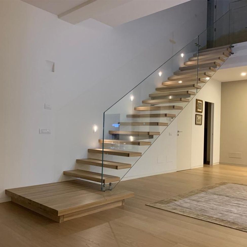 scala a sbalzo con vetro