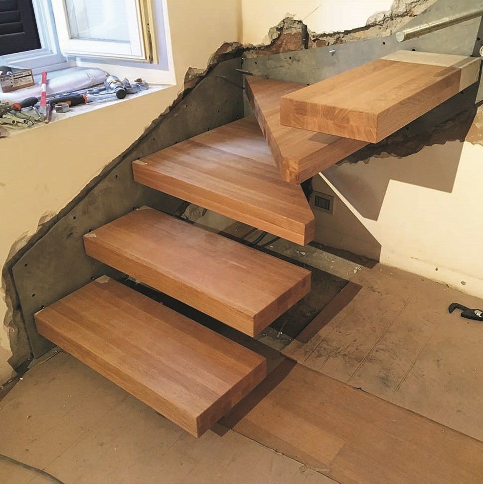 scala a sbalzo senza ringhiera