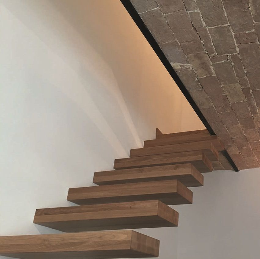 scala a sbalzo senza ringhiera