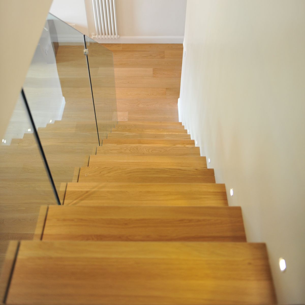 scala a sbalzo con vetro