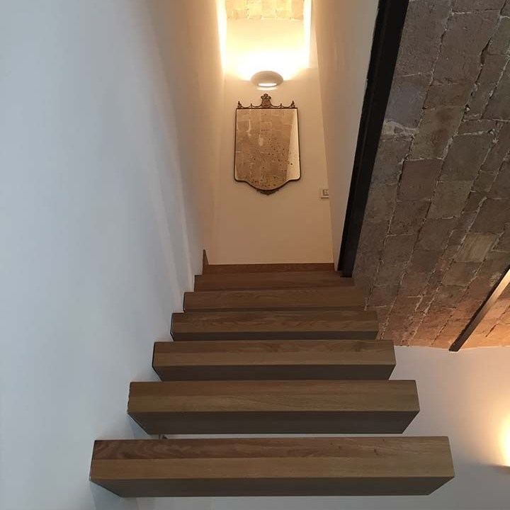 scala a sbalzo senza ringhiera