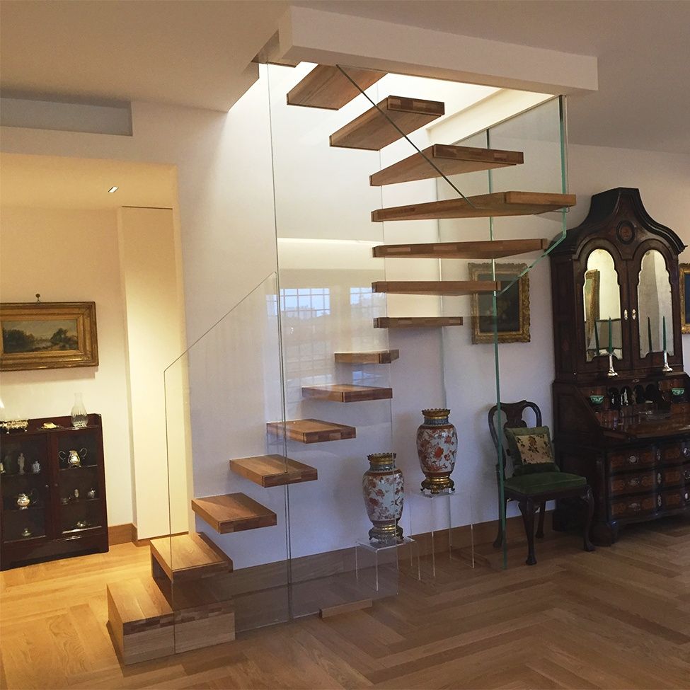 scala a sbalzo con vetro