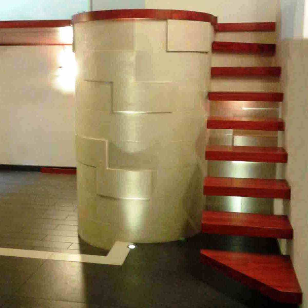 scala a sbalzo senza ringhiera