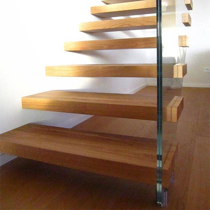 scala a sbalzo con vetro