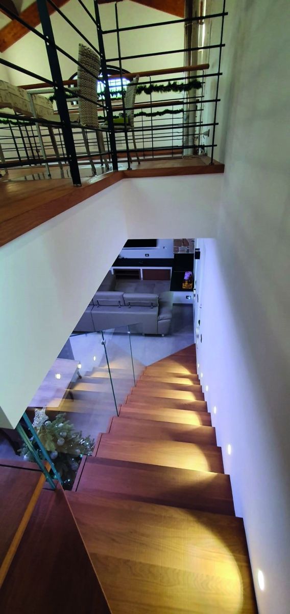 Scala a sbalzo Miluna