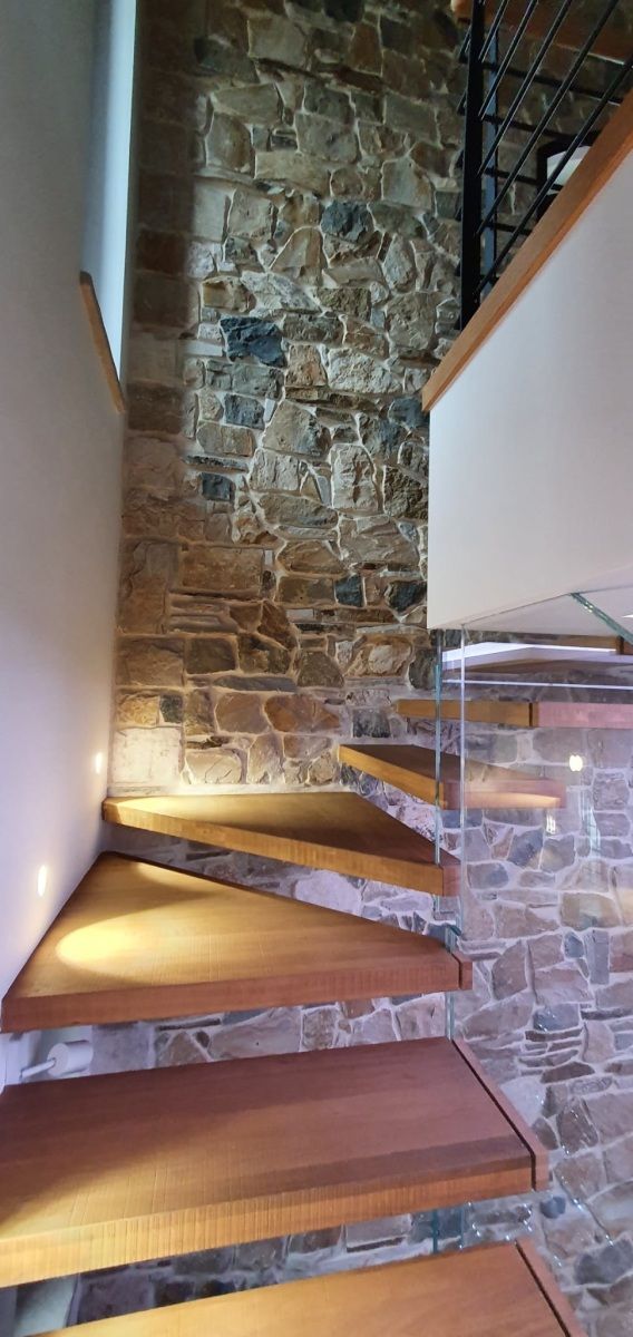 Scala a sbalzo Miluna