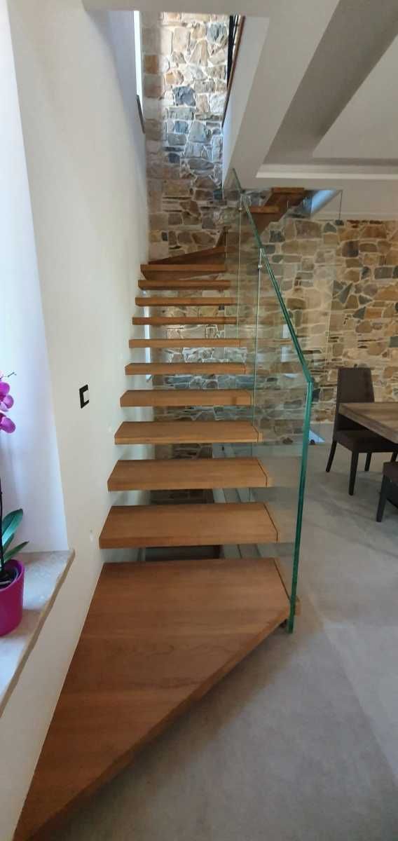 Scala a sbalzo Miluna