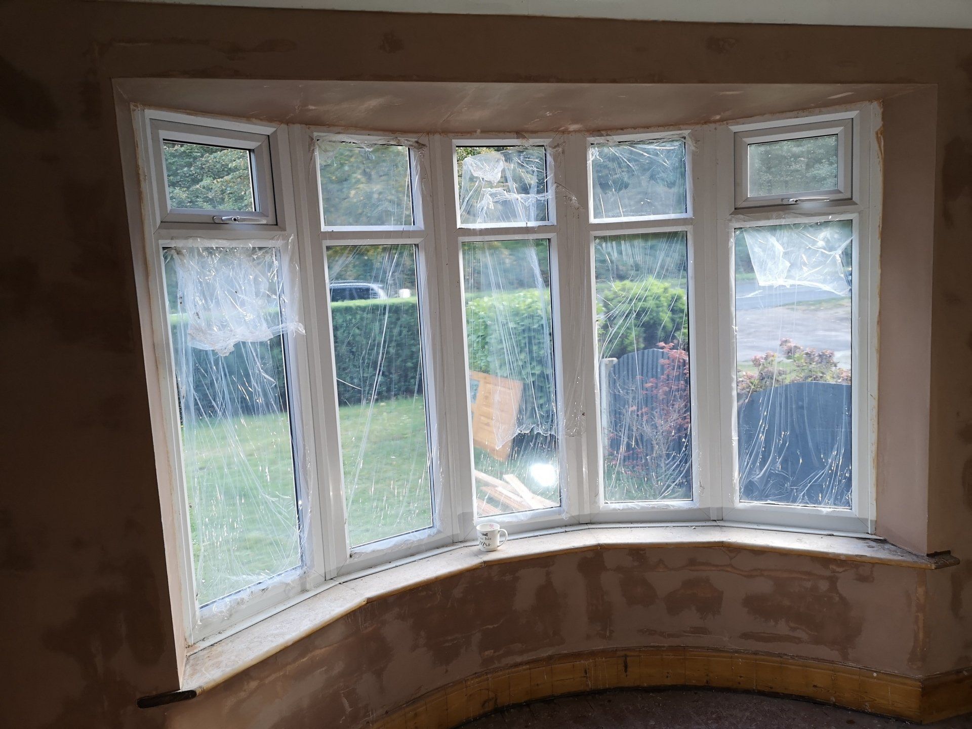 Final stage of the bay window, skimmed