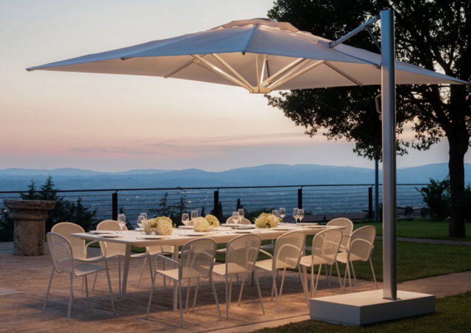 tavolo da esterni bianco