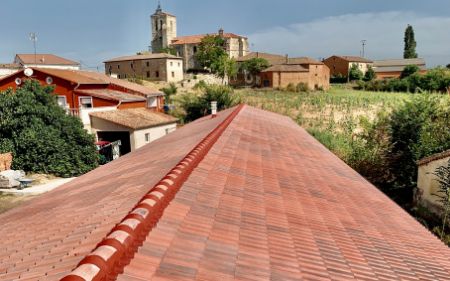 reparar tejado con goteras en casa de pueblo en aguilar de campoo, palencia