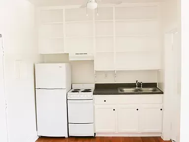 1609 N Normandie Ave Kitchen