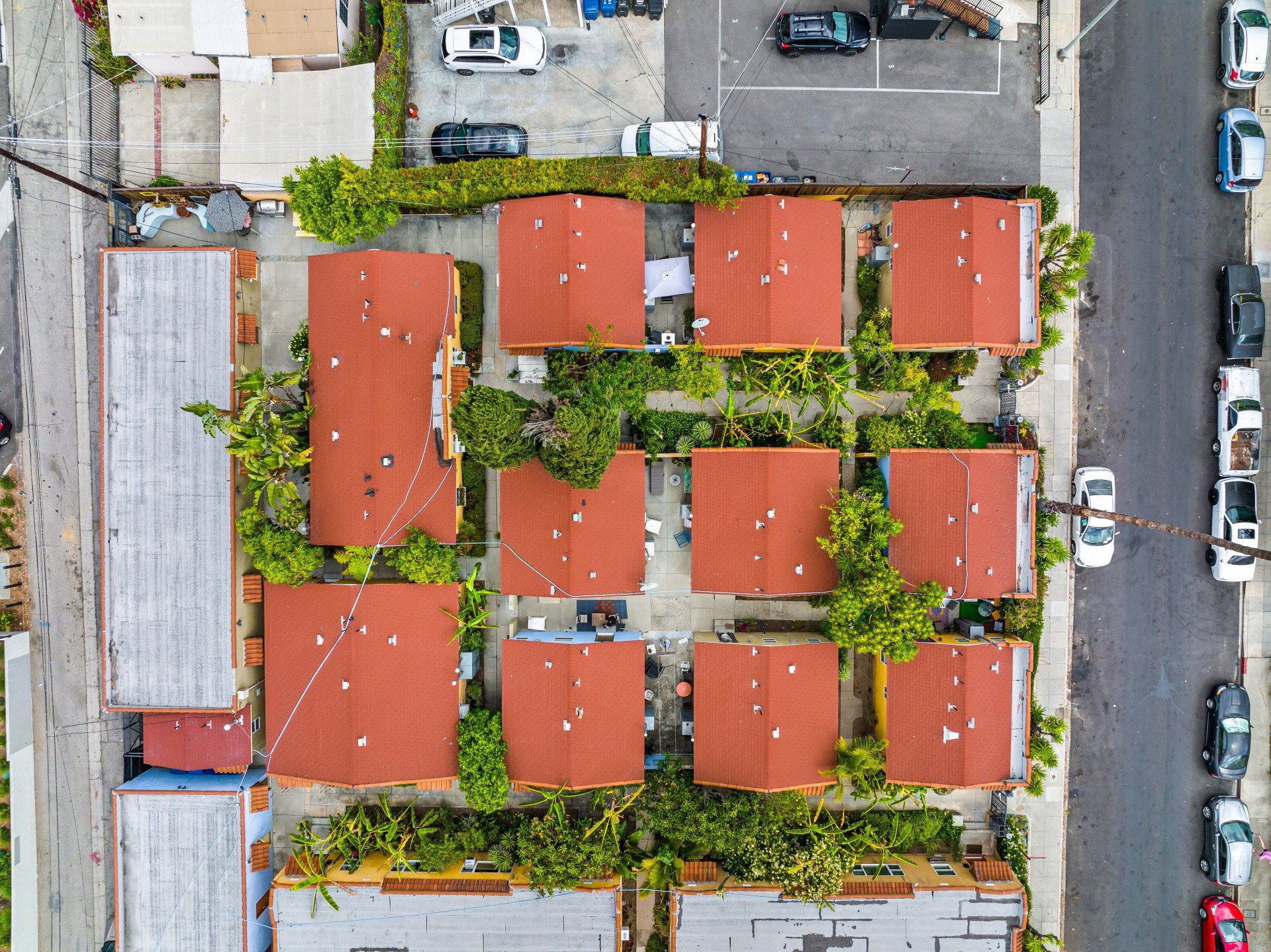 Harvard Court Apartments Community