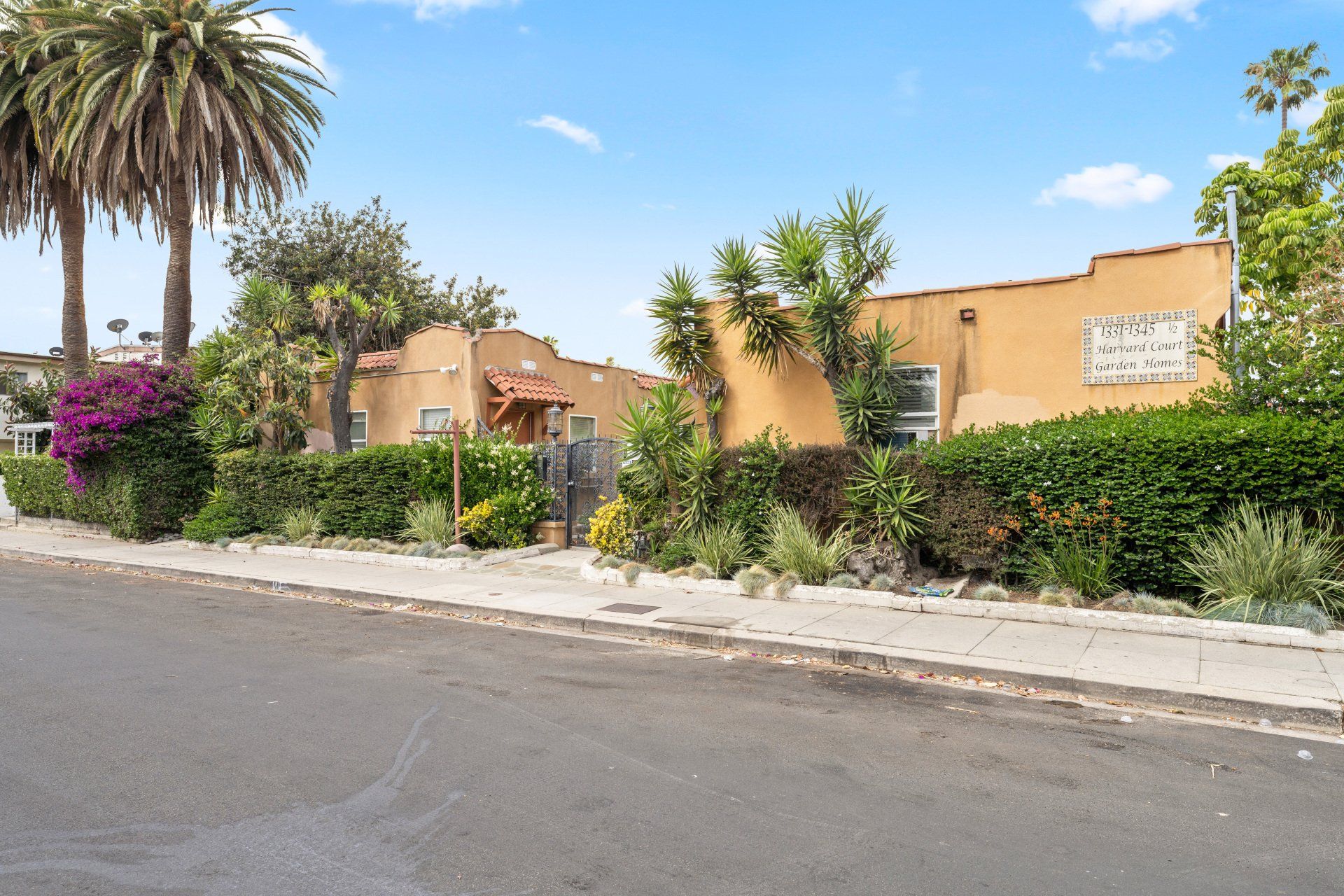 Harvard Court Apartments LBJ Realty Los Angeles, CA