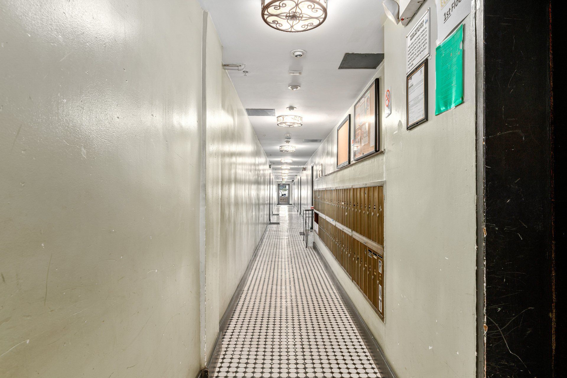 1609 N Normandie Ave Hallway