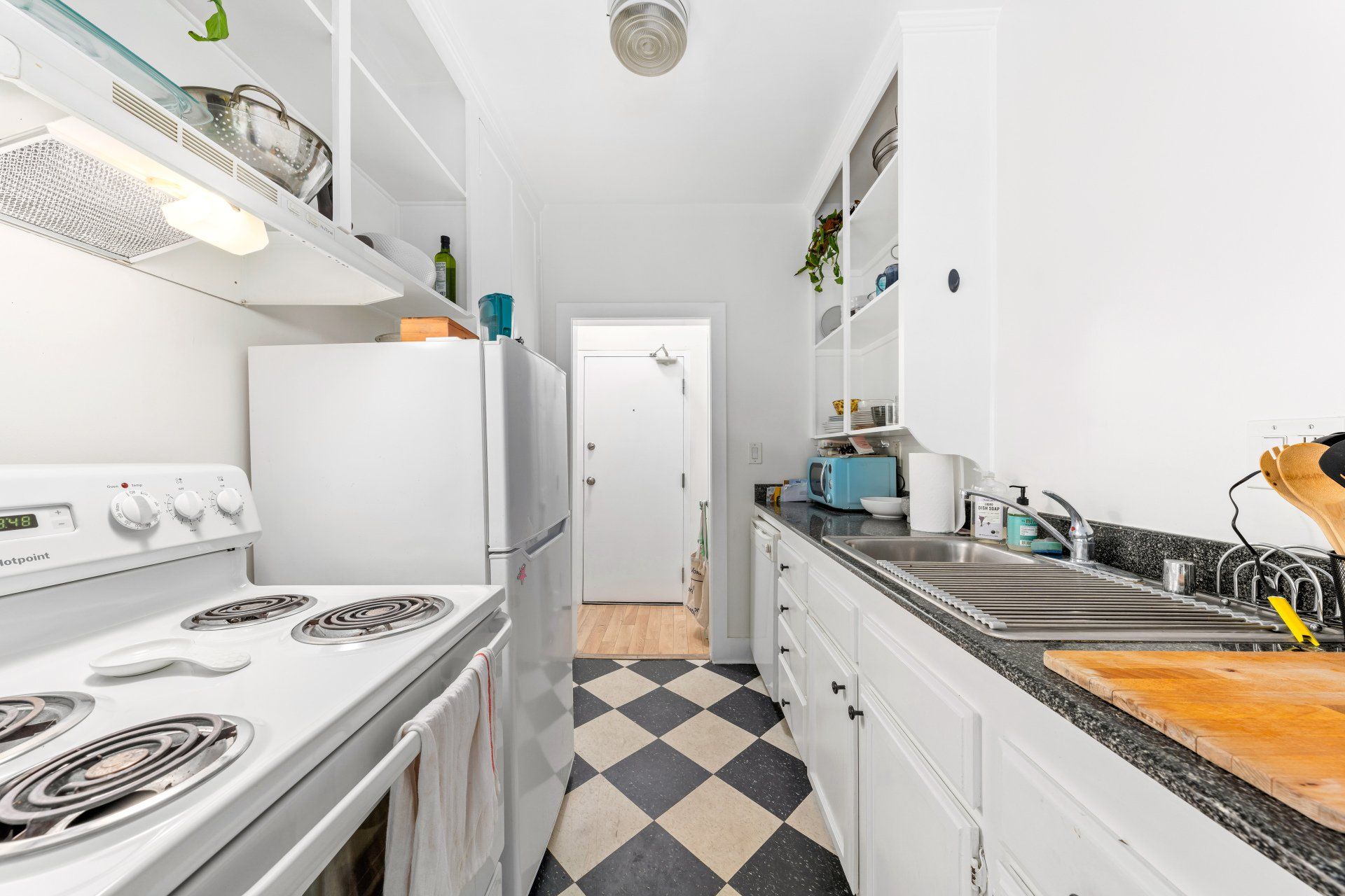 1609 N Normandie Ave Kitchen with Checkered Floors