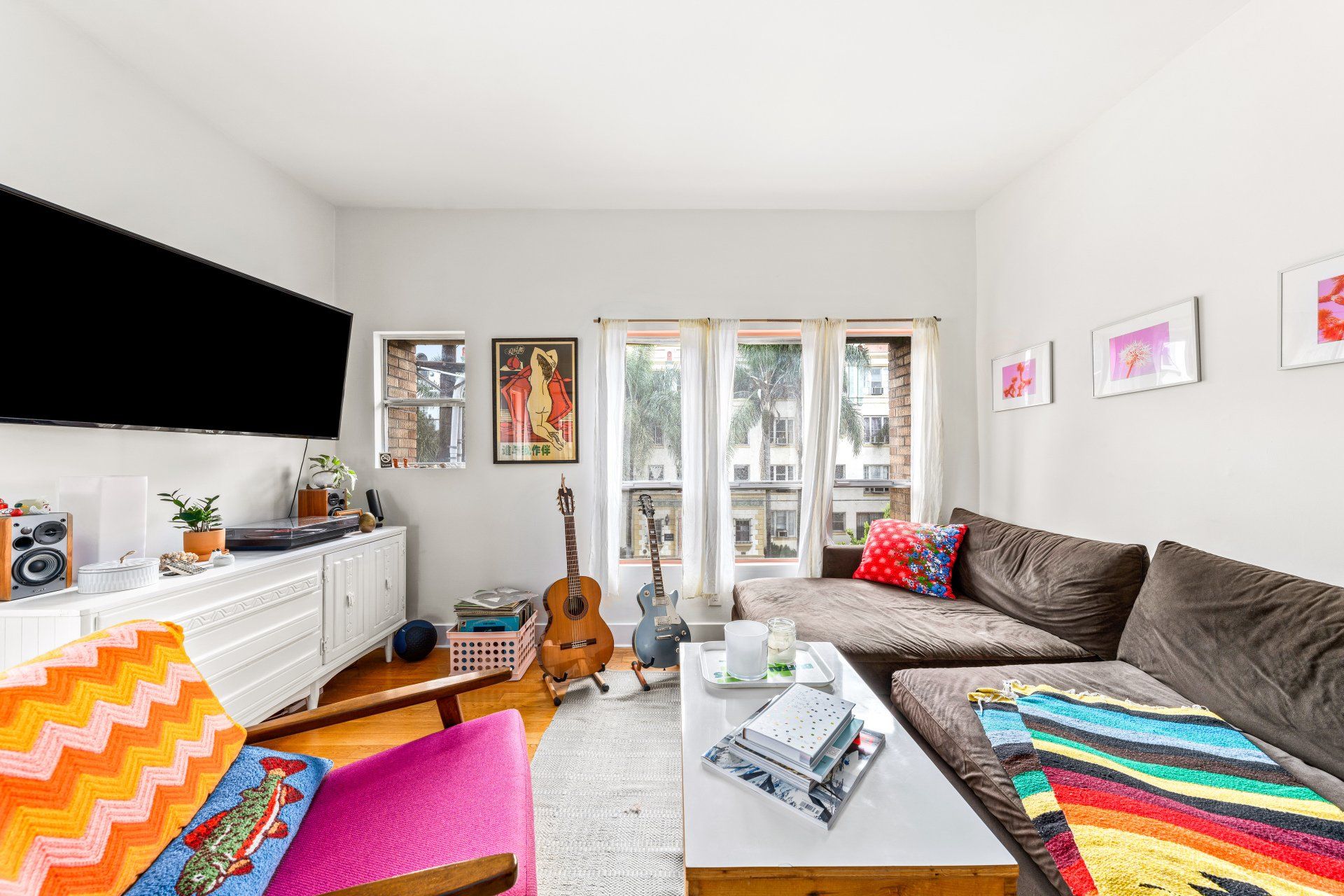 1609 N Normandie Ave Studio with Couch