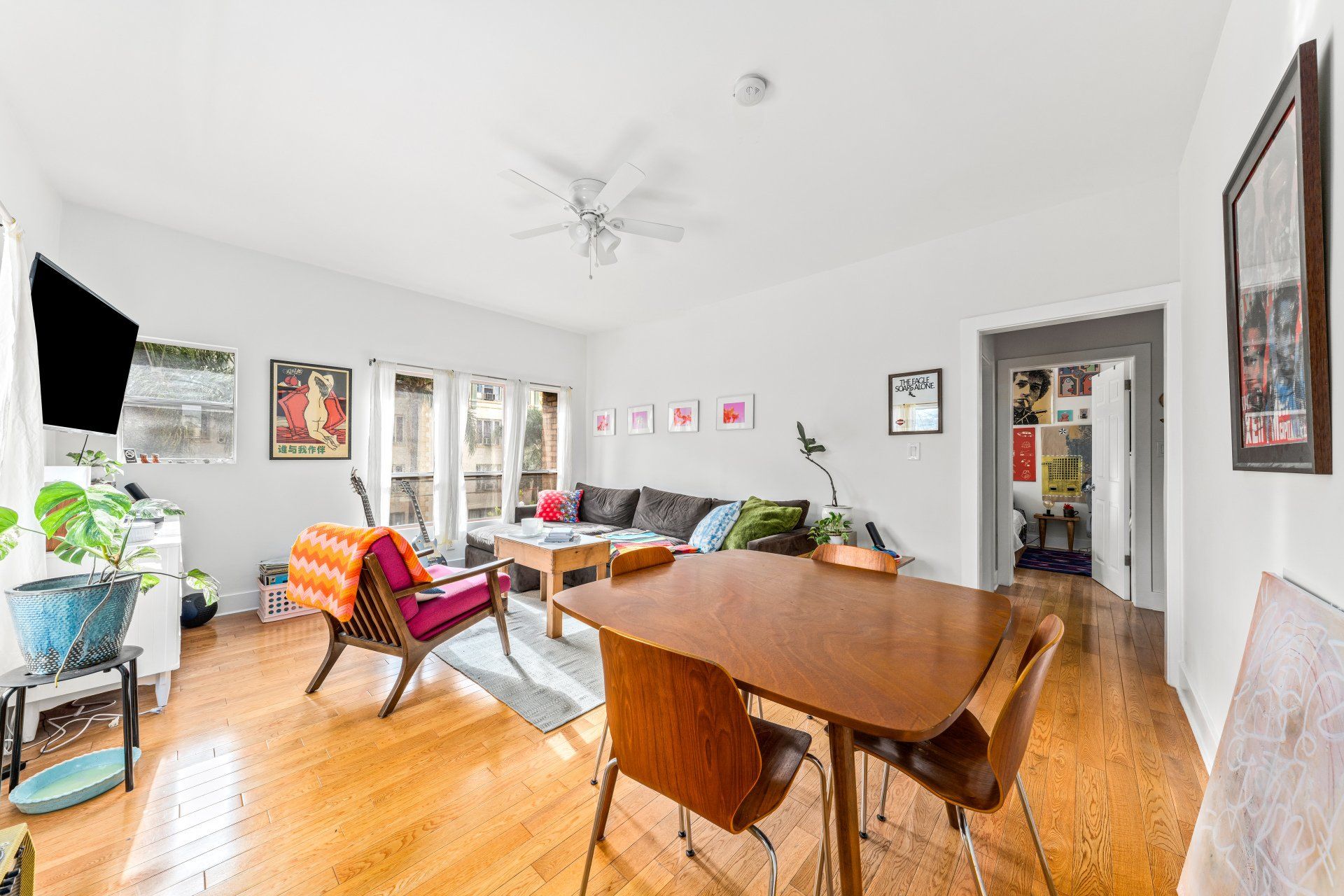 1609 N Normandie Ave Studio with Dining Table