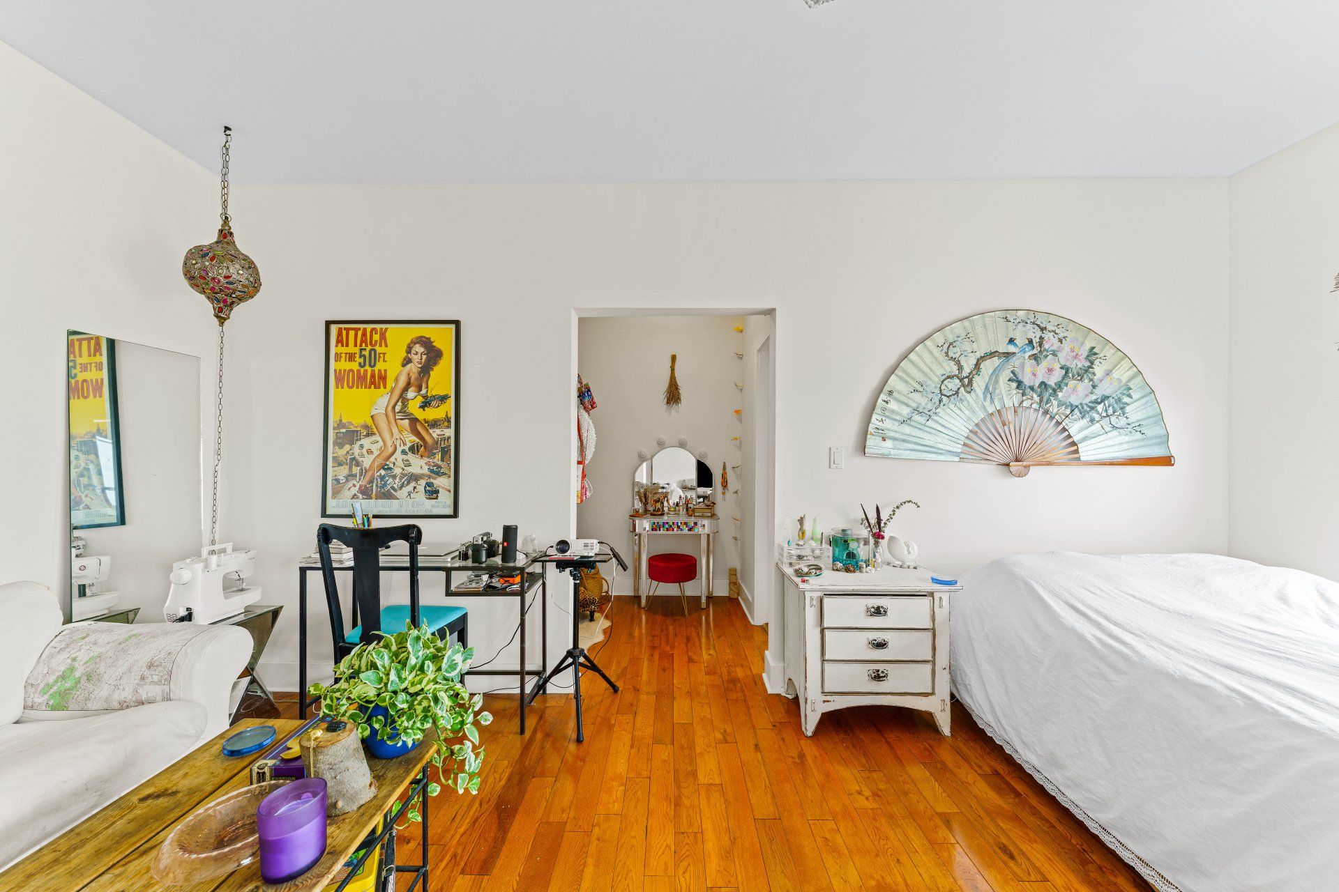 1609 N Normandie Ave Bedroom