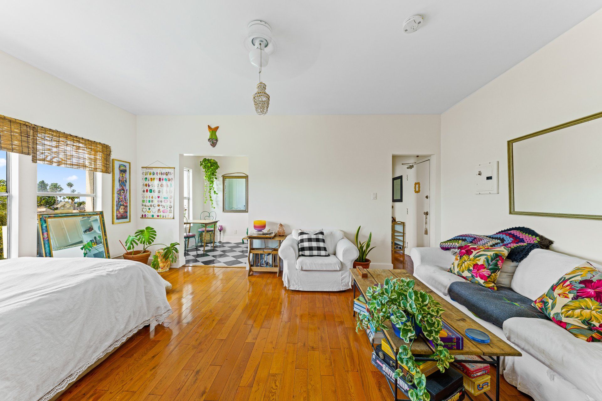 1609 N Normandie Ave Studio Apartment