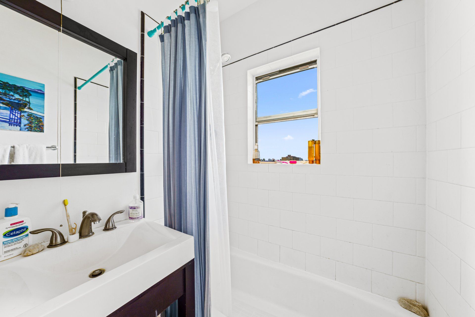 1609 N Normandie Ave Bathroom with Shower