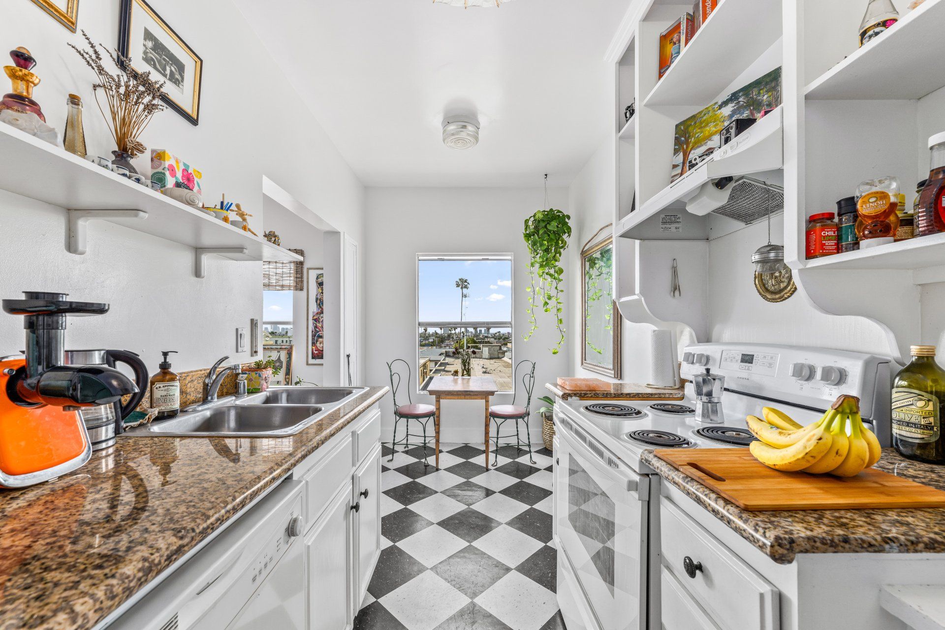 1609 N Normandie Ave Kitchen