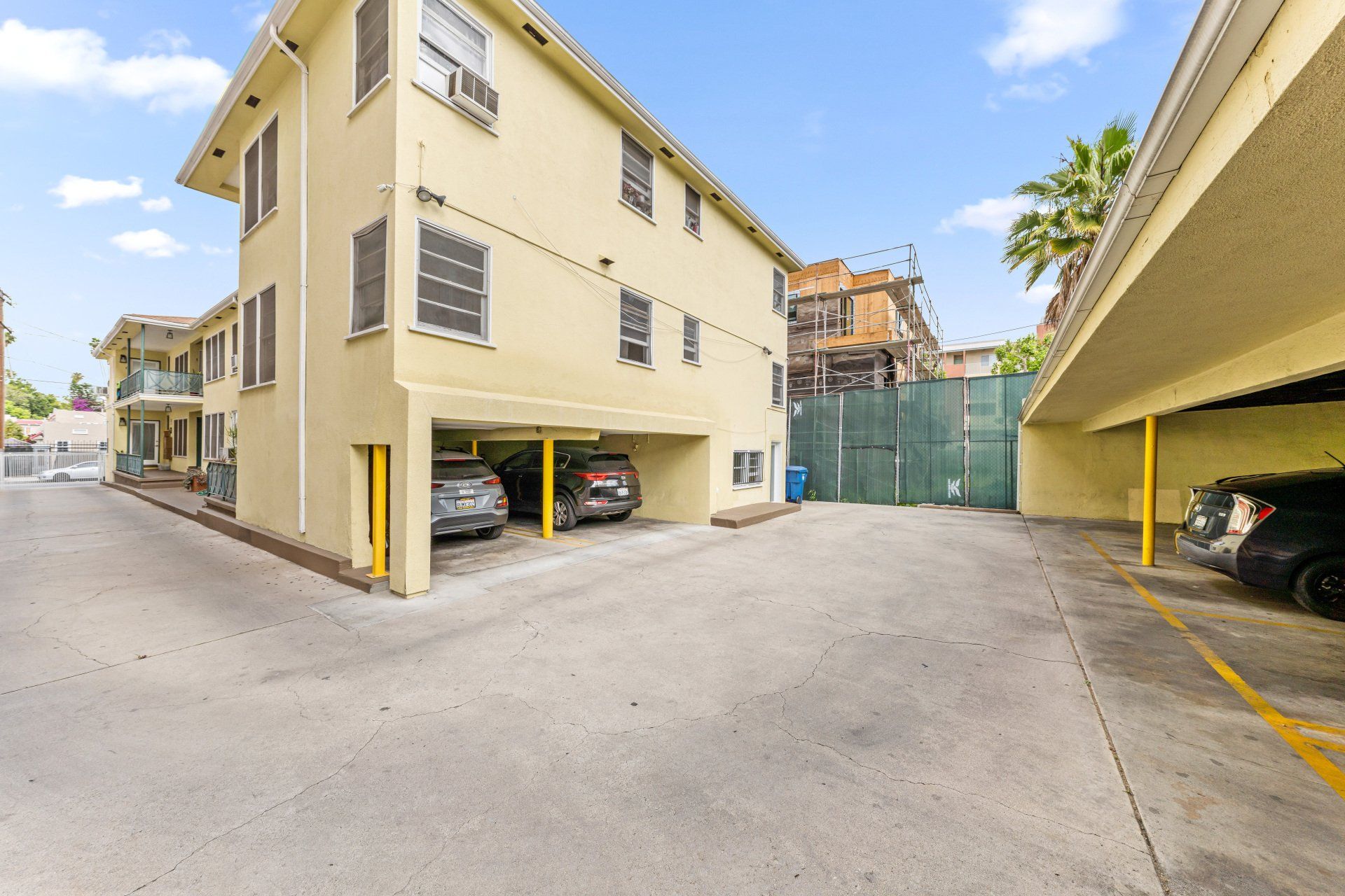 1620 N Normandie Ave Back