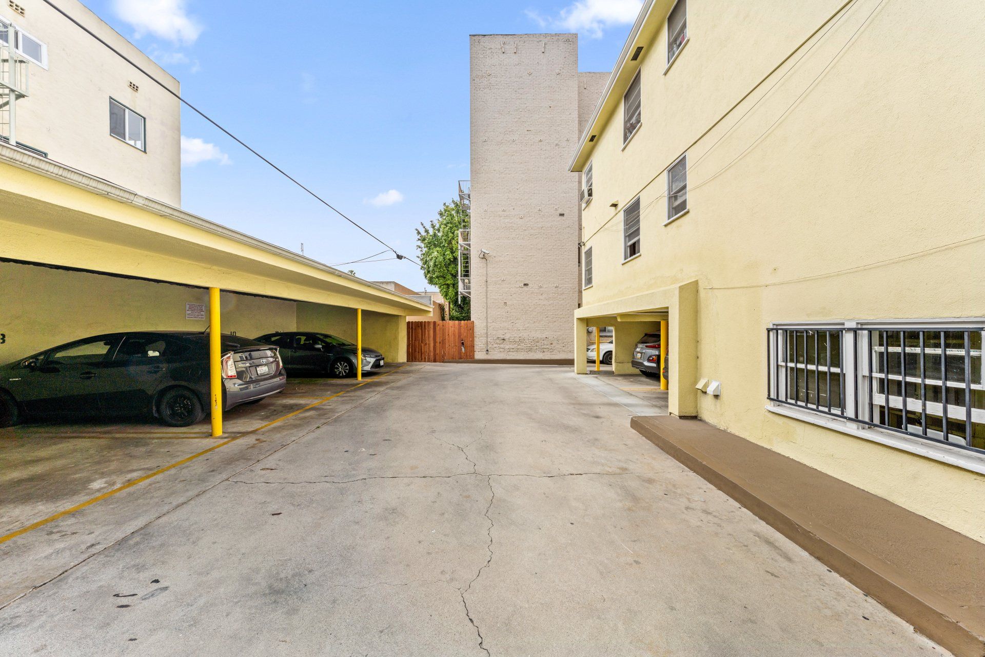 1620 N Normandie Ave Side of Building