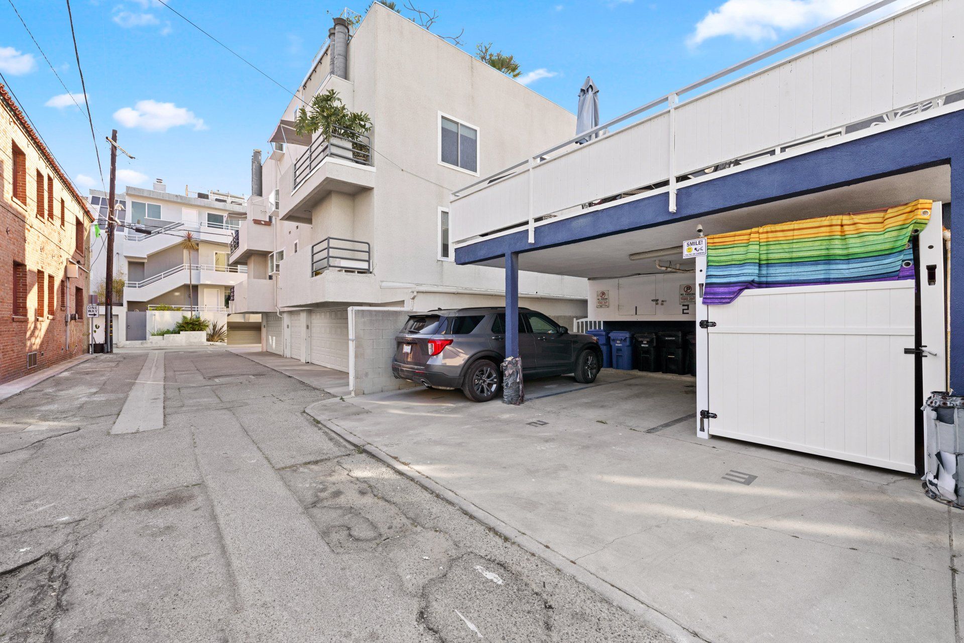 Driftwood Apartment parking