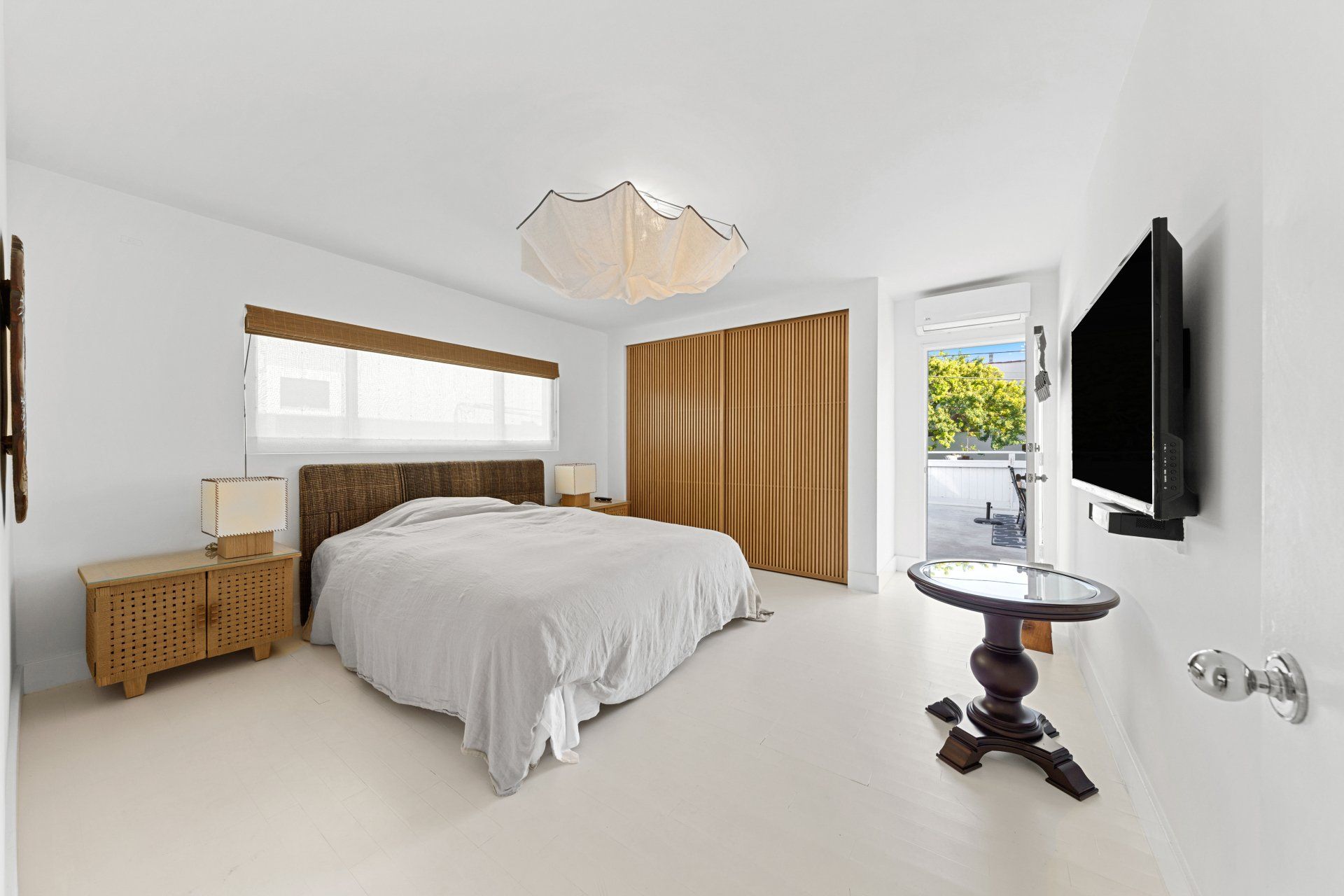 Driftwood Apartment bedroom - unit 3