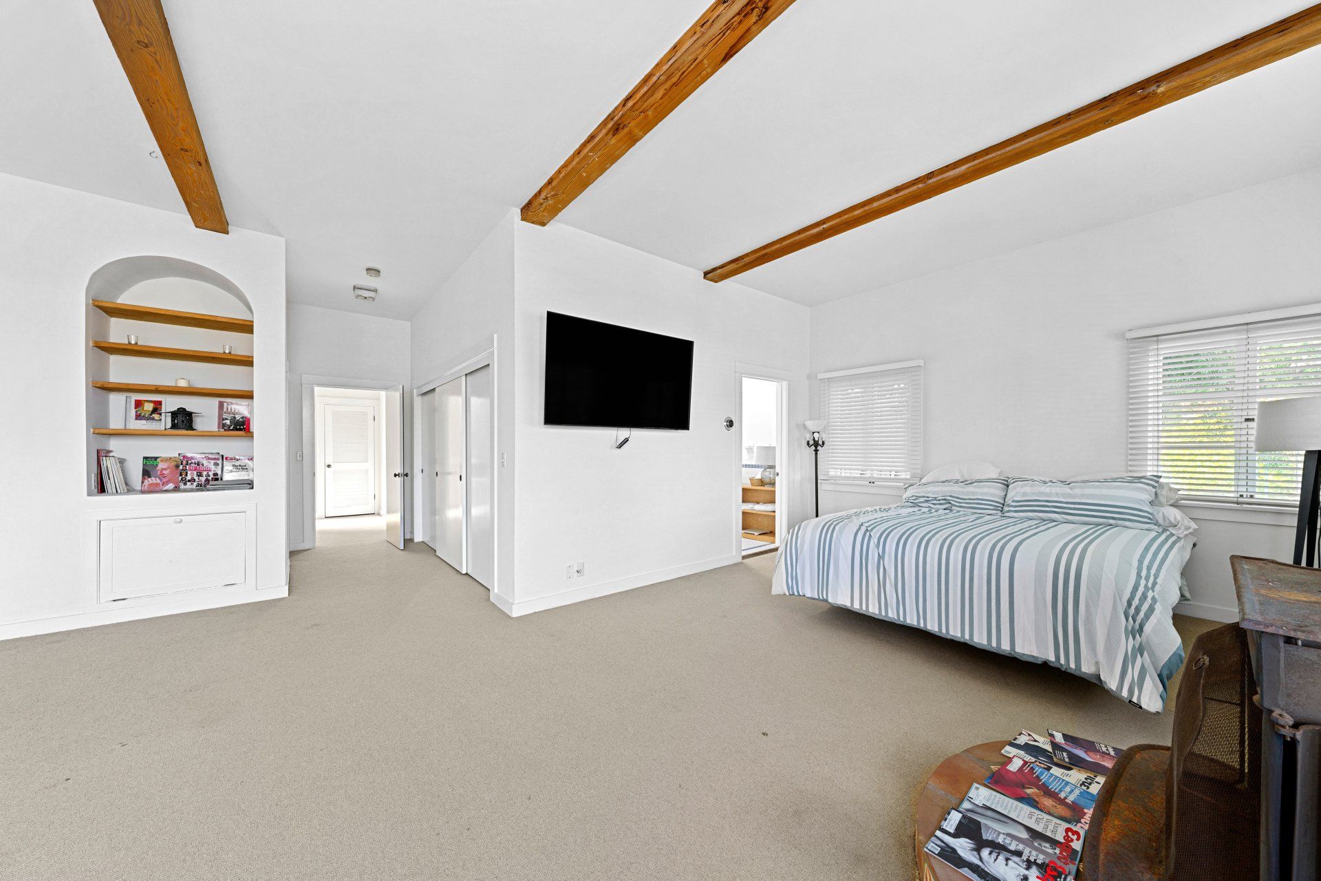 21 Eastwind St Large bedroom