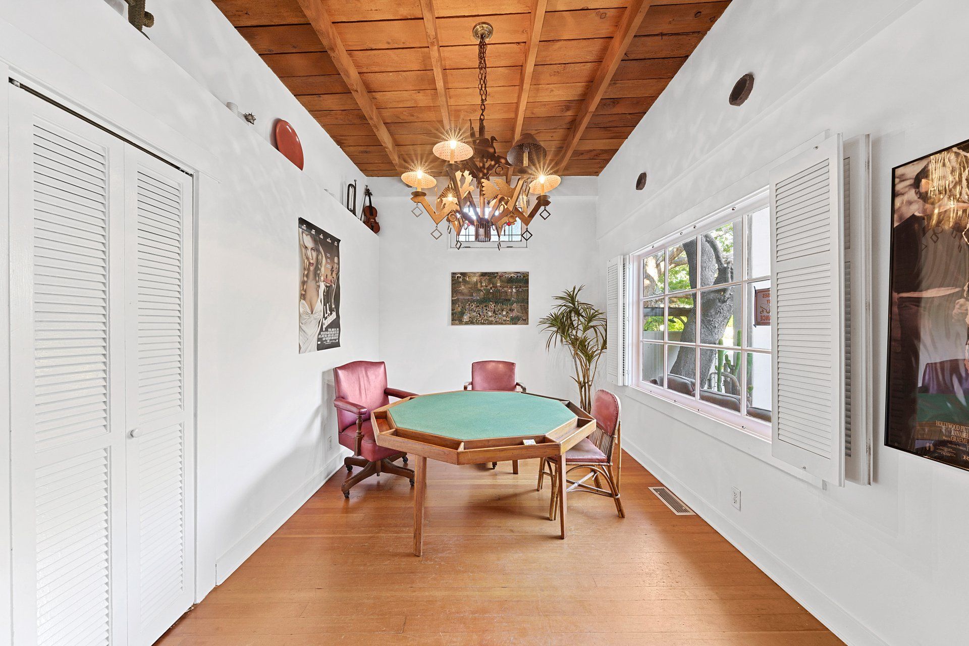 21 Eastwind St Dining Area