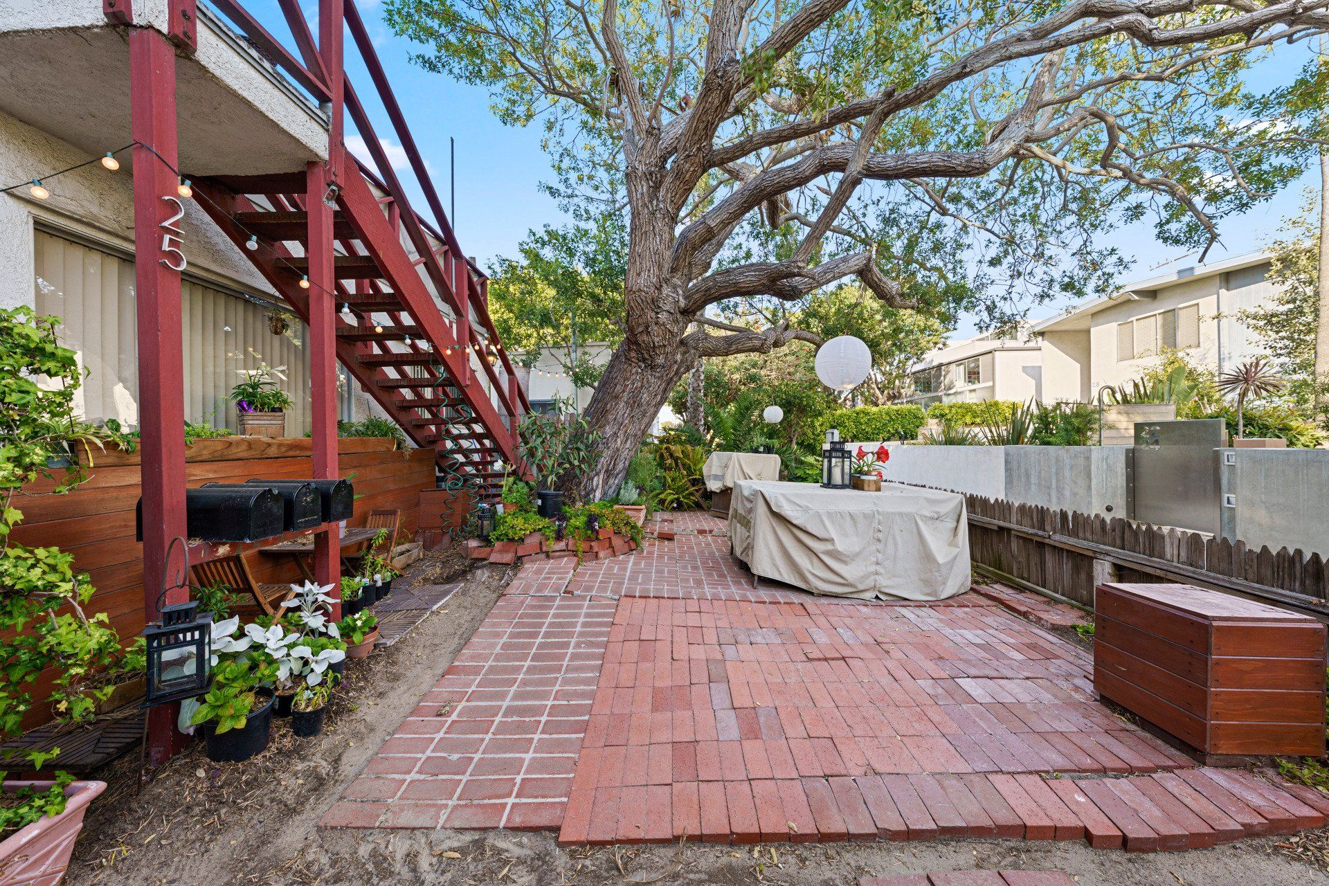 25 Eastwind St Brick Patio