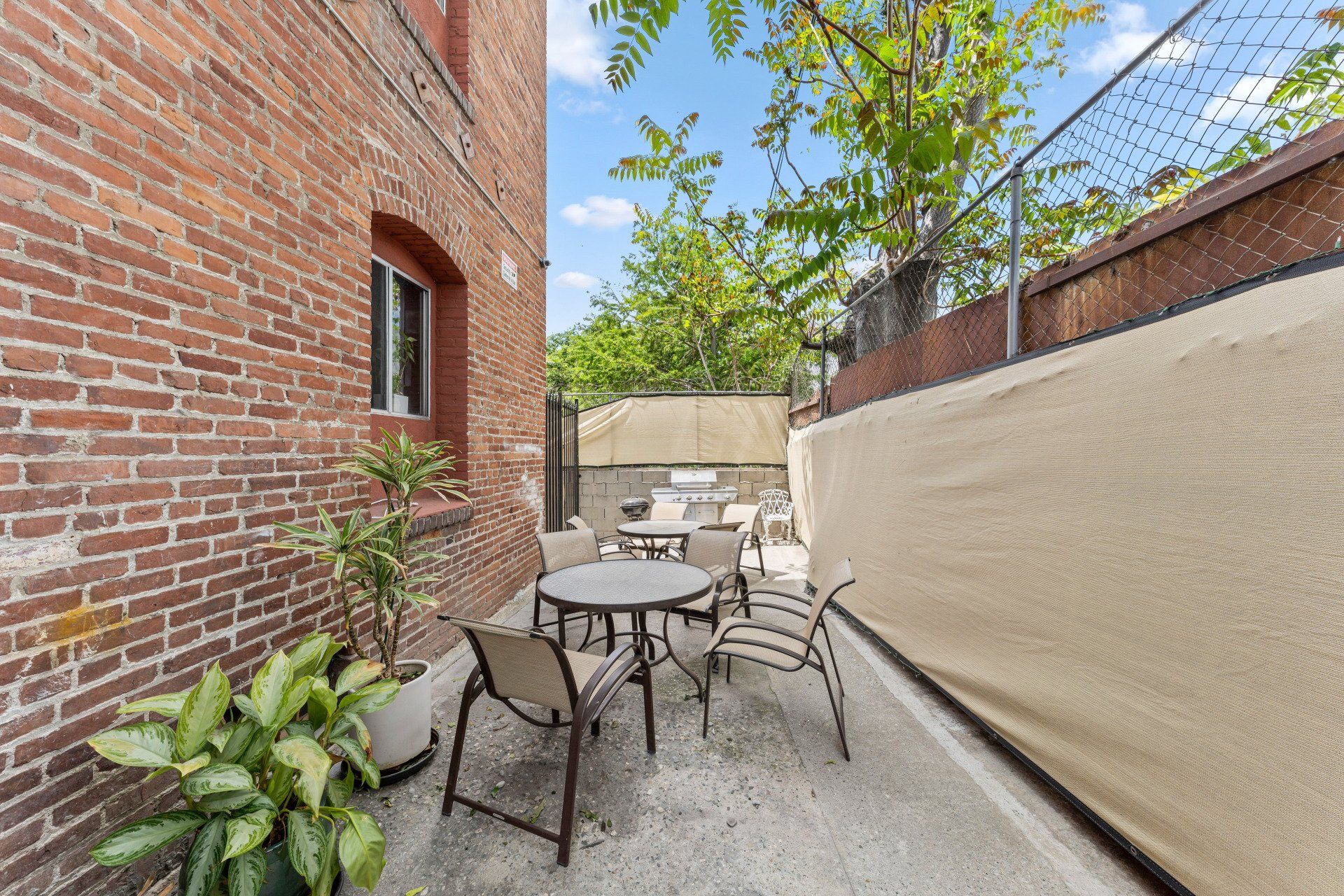 Francis Ave Apartment Outdoor Patio Furniture