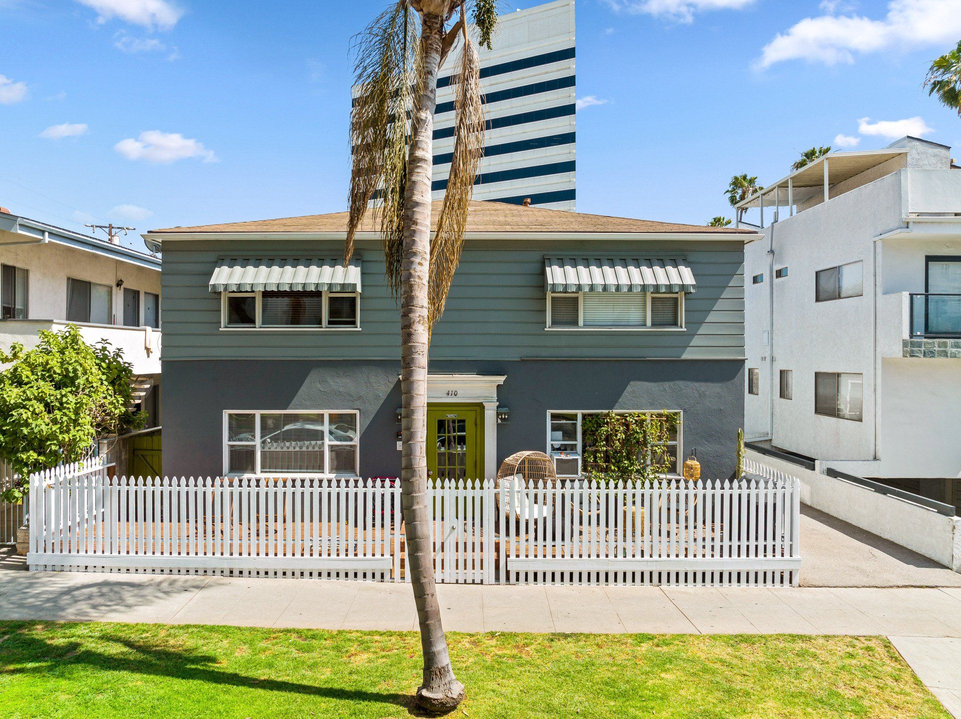410 California Ave Apartment with Palm Tree