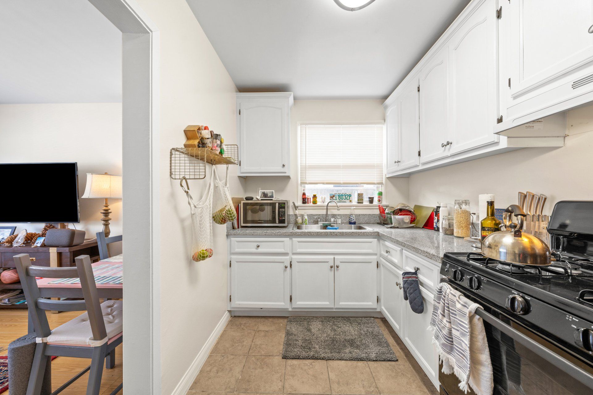 410 California Ave Kitchen