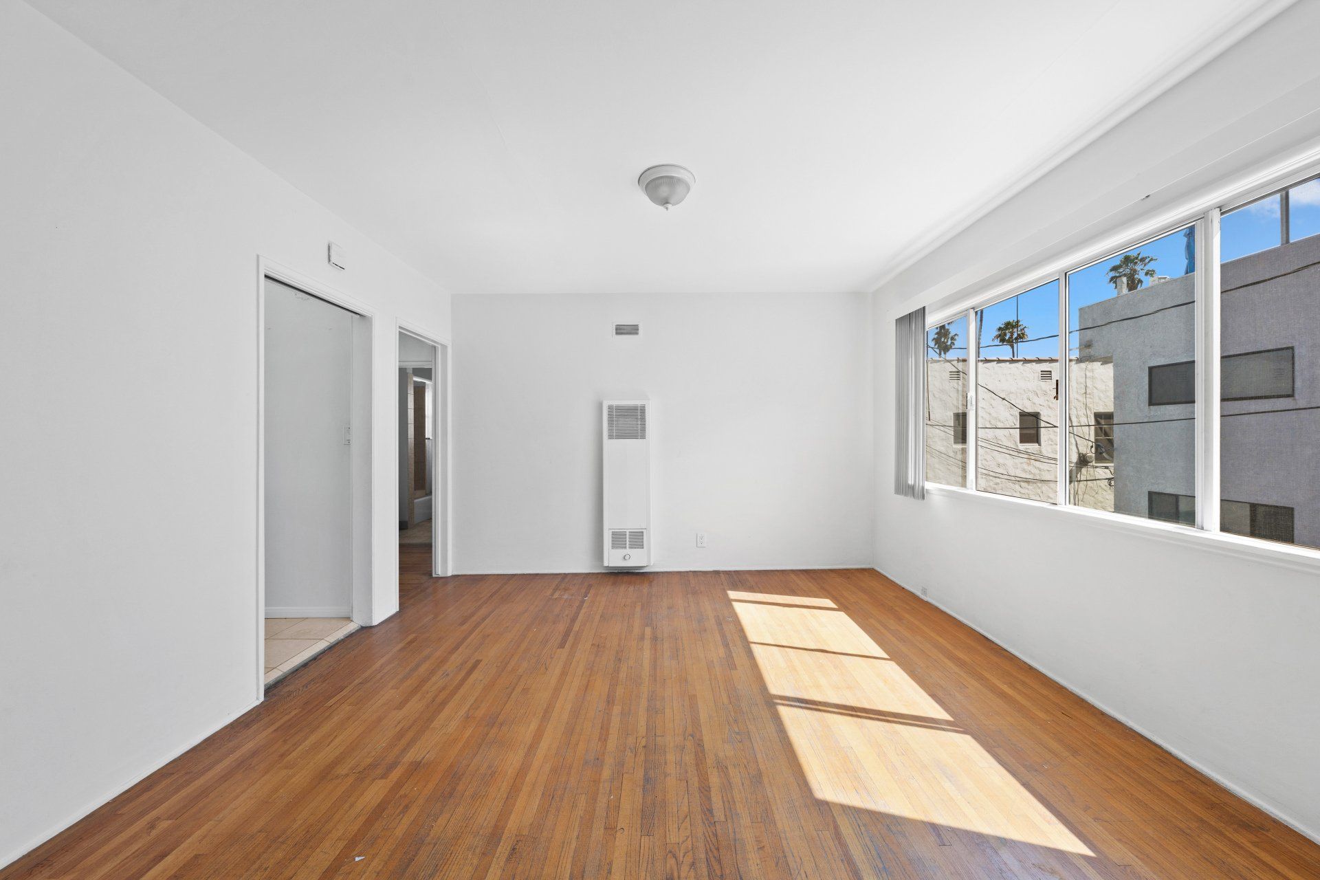 410 California Ave Bedroom with Big Windows