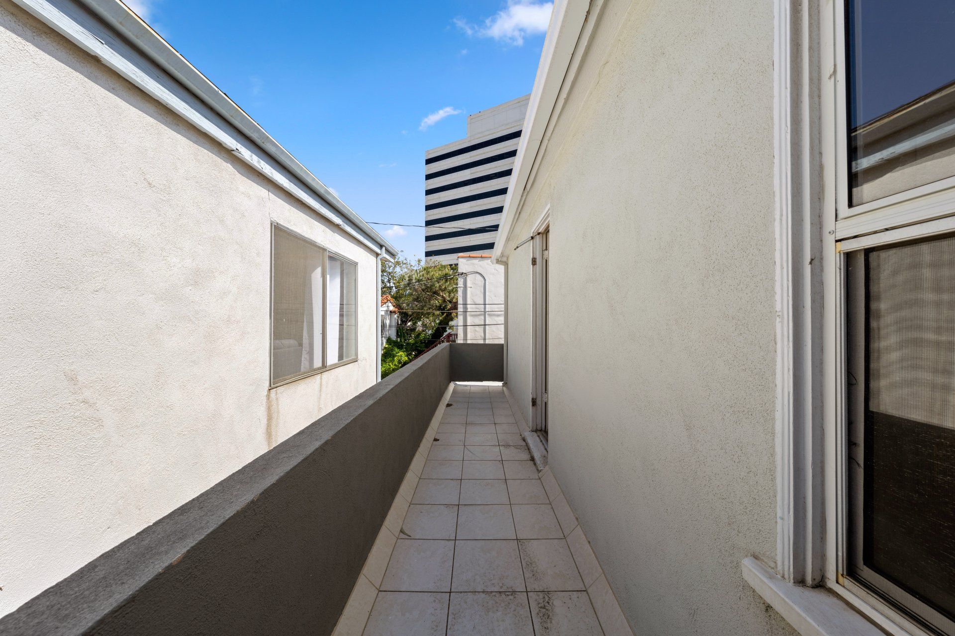 410 California Ave Side of Building