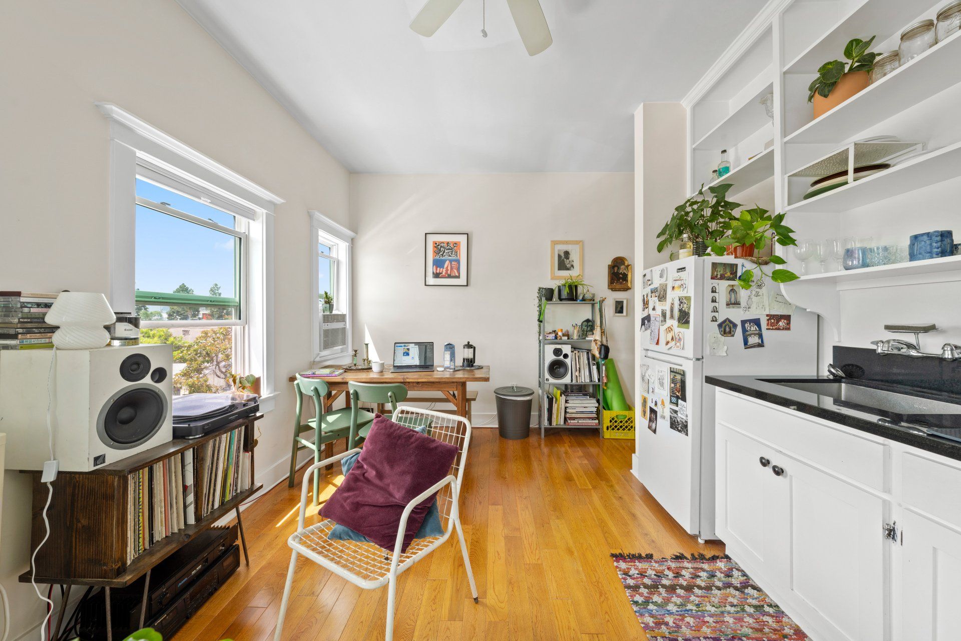 4440 Burns Ave Apartment Kitchen