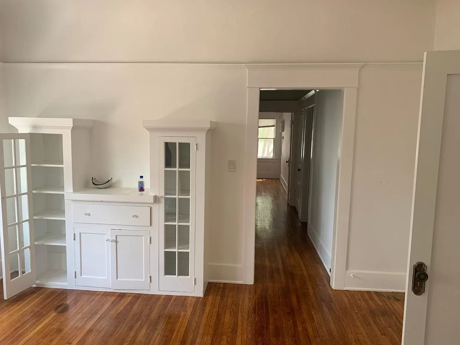 816-818 N Lafayette E Park Room with Cabinets