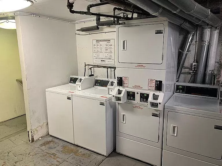 Francis Ave Apartment Laundry