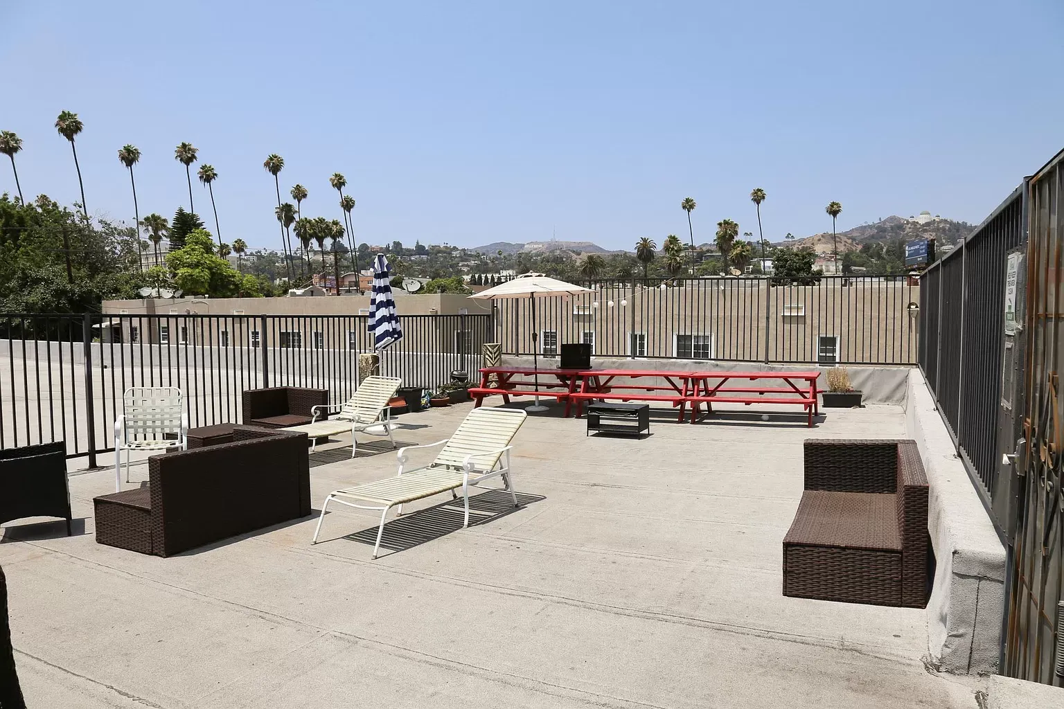 1609 N Normandie Ave Patio Furniture