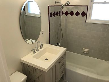 1620 N Normandie Ave Bathroom