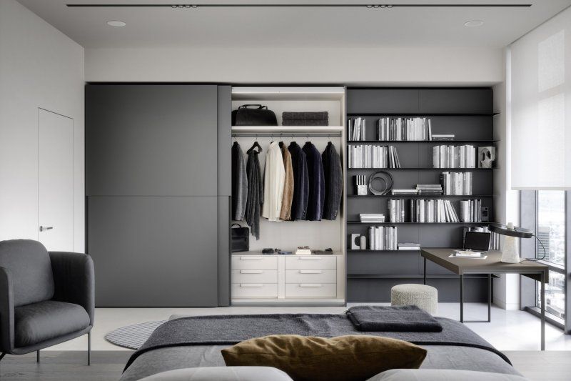 Camera da letto con un armadio