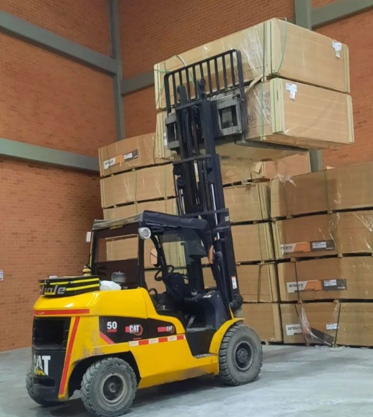 RENTA DE MONTACARGAS Y PLATAFORMAS GAMO