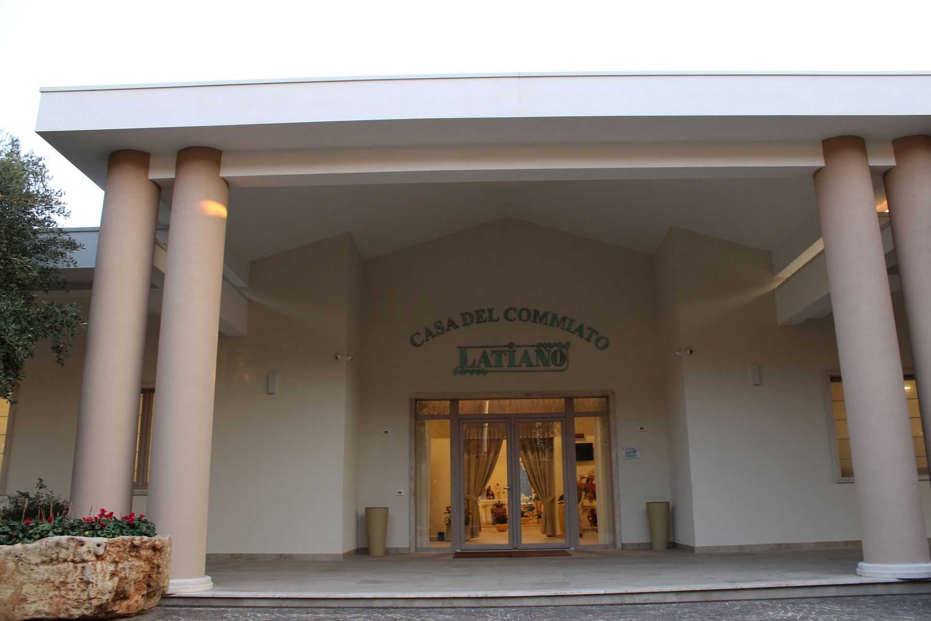 ingresso casa del commiato