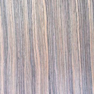 superficie precomposto in legno scuro