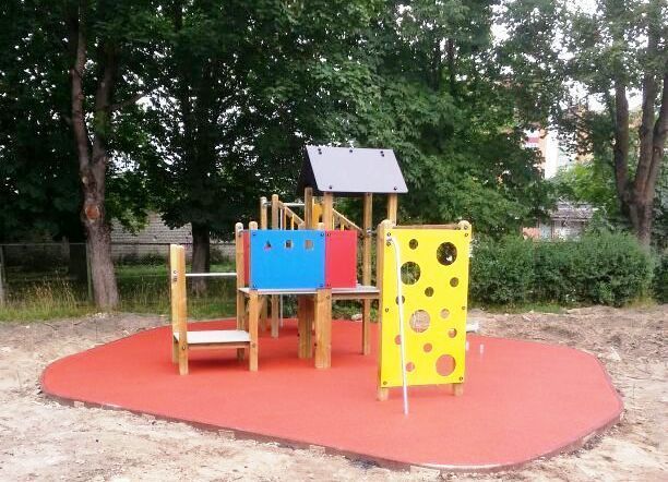 Pareizi izveidots un daudzveidīgs rotaļu laukuma aprīkojums veicina bērnu fizisko un garīgo attīstību.